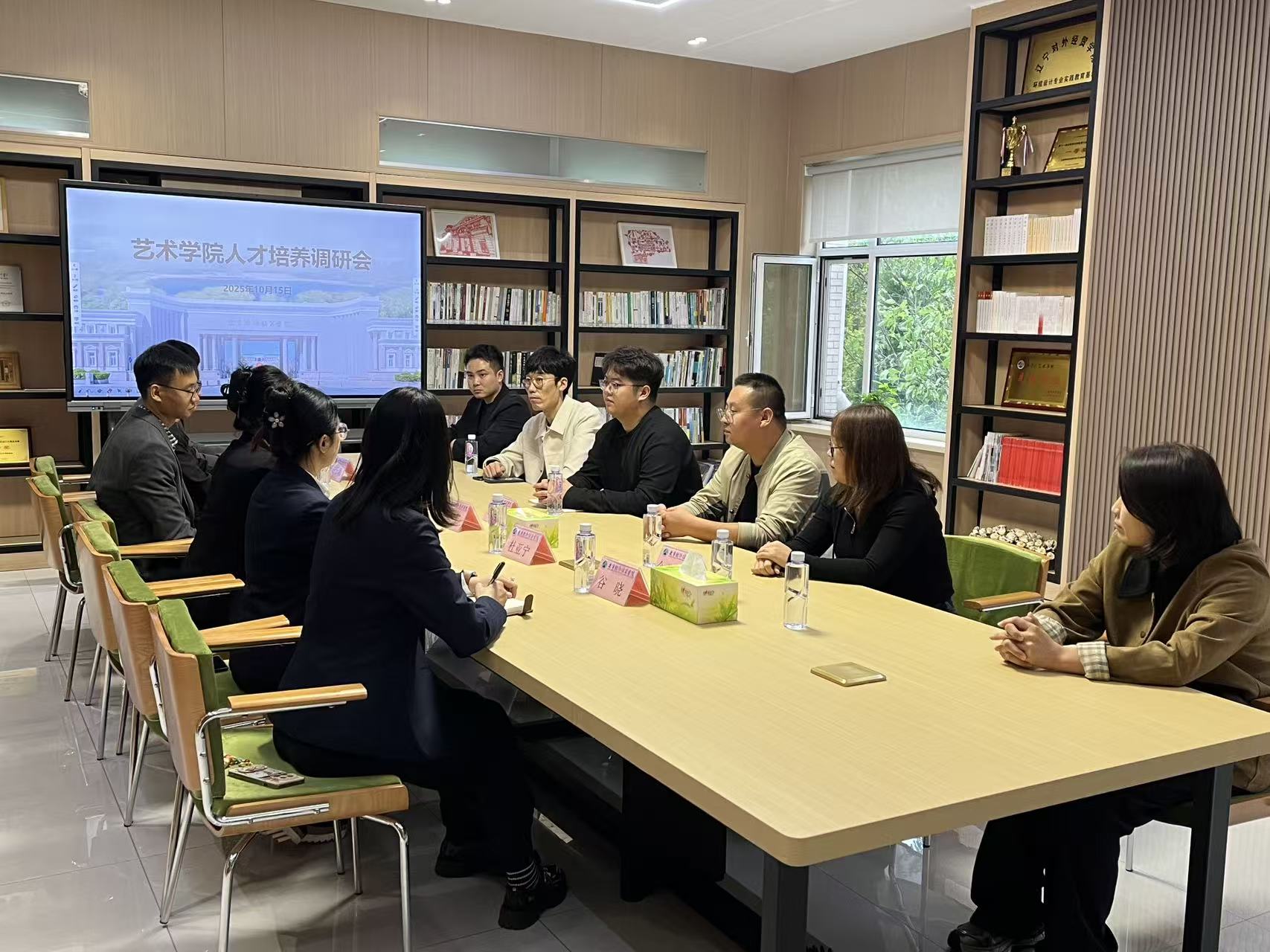 遼寧對(duì)外經(jīng)貿(mào)學(xué)院 經(jīng)濟(jì)貿(mào)易咨詢領(lǐng)域的專業(yè)力量